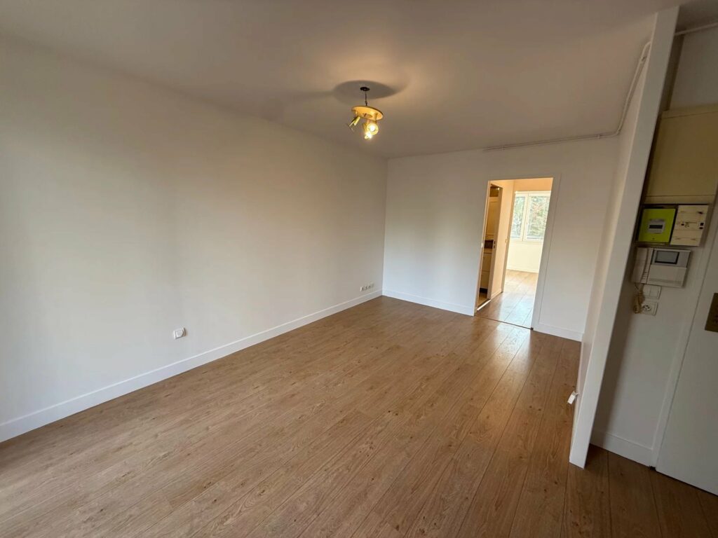 Location Appartement de 38m²  à Courbevoie