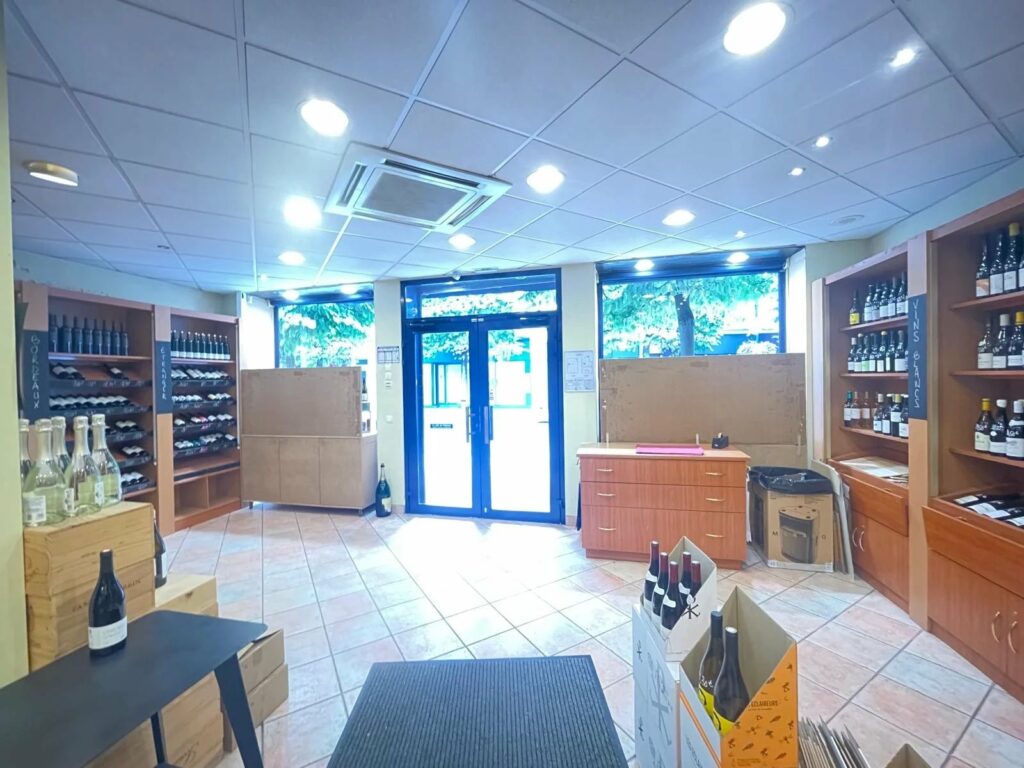 Location Commerce de 230m²  à Puteaux